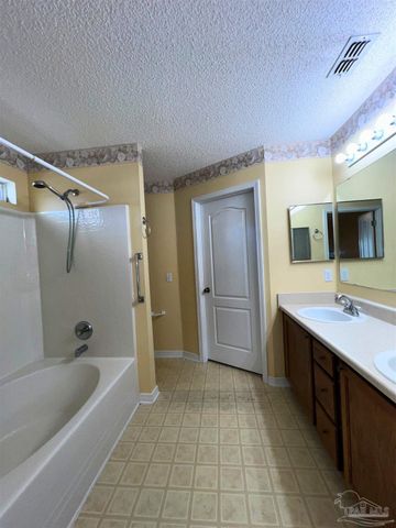 9018 Camelot Pl, Pensacola, FL 32506