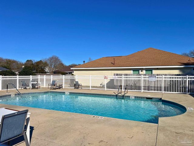 9018 Camelot Pl, Pensacola, FL 32506