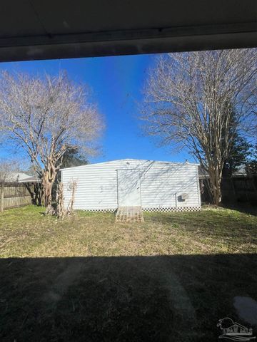 9018 Camelot Pl, Pensacola, FL 32506