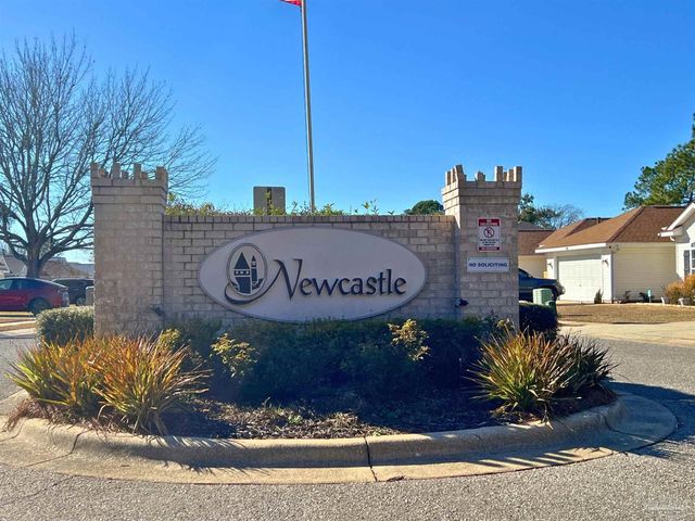 9018 Camelot Pl, Pensacola, FL 32506