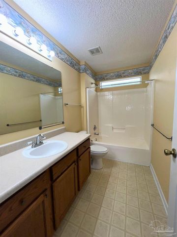 9018 Camelot Pl, Pensacola, FL 32506