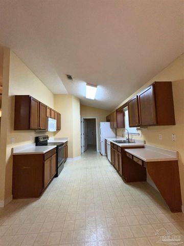 9018 Camelot Pl, Pensacola, FL 32506