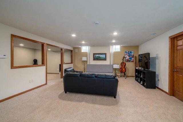 W2416 SNOWBERRY DRIVE, Appleton, WI 54915