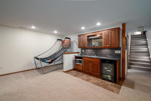 W2416 SNOWBERRY DRIVE, Appleton, WI 54915