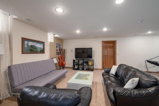 W2416 SNOWBERRY DRIVE, Appleton, WI 54915