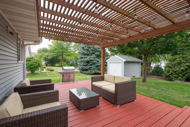 W2416 SNOWBERRY DRIVE, Appleton, WI 54915