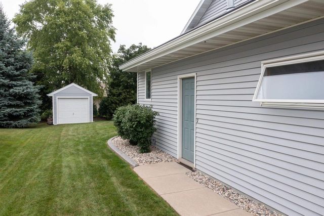 W2416 SNOWBERRY DRIVE, Appleton, WI 54915