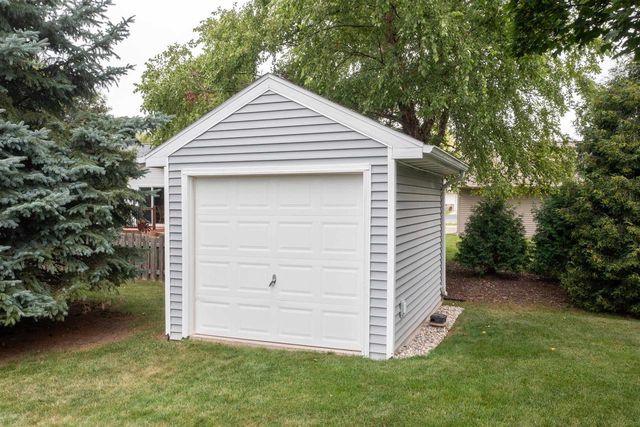 W2416 SNOWBERRY DRIVE, Appleton, WI 54915