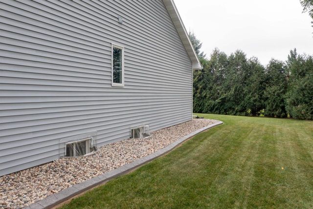W2416 SNOWBERRY DRIVE, Appleton, WI 54915