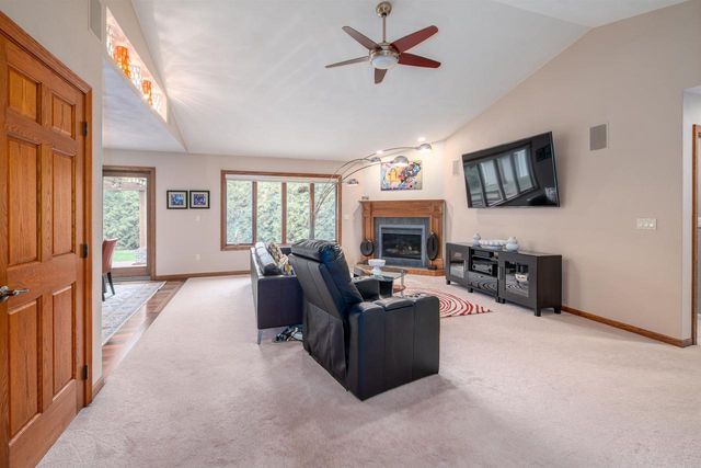 W2416 SNOWBERRY DRIVE, Appleton, WI 54915