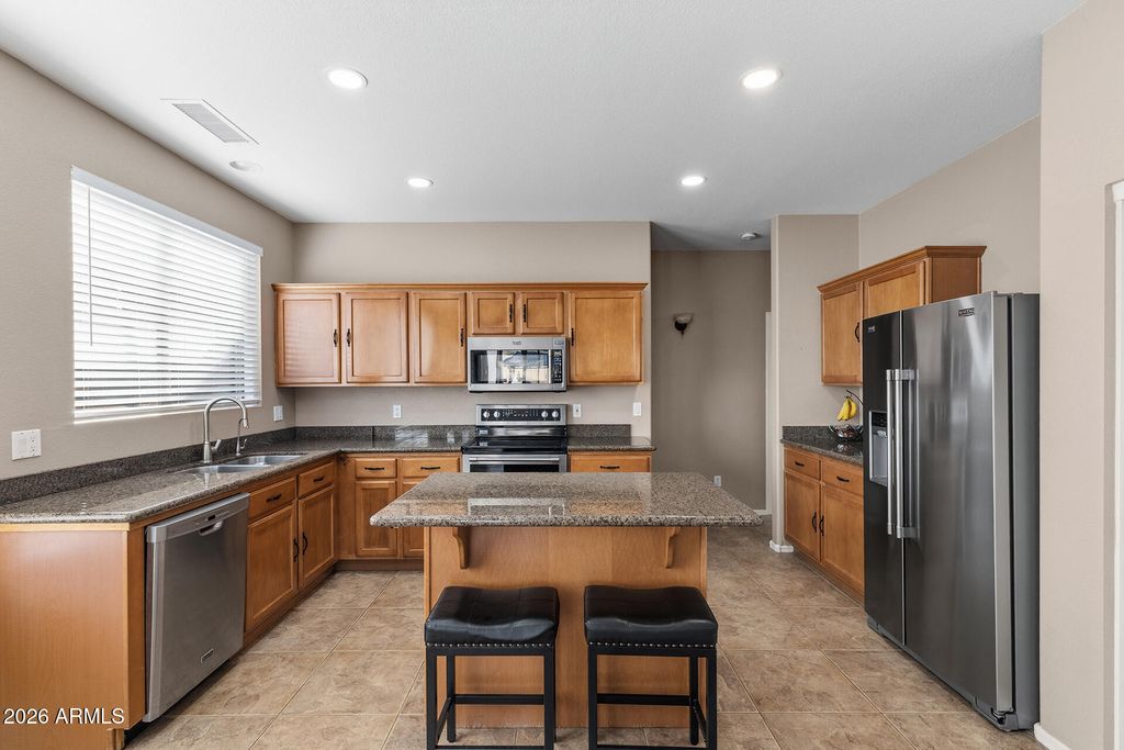 Image 11 of property listing at 25815 N 67TH Drive, Peoria, AZ 85383