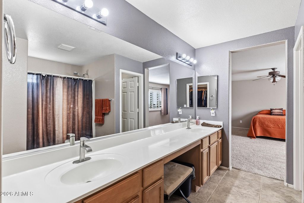 Image 22 of property listing at 25815 N 67TH Drive, Peoria, AZ 85383