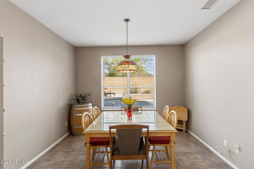 Image 6 of property listing at 25815 N 67TH Drive, Peoria, AZ 85383