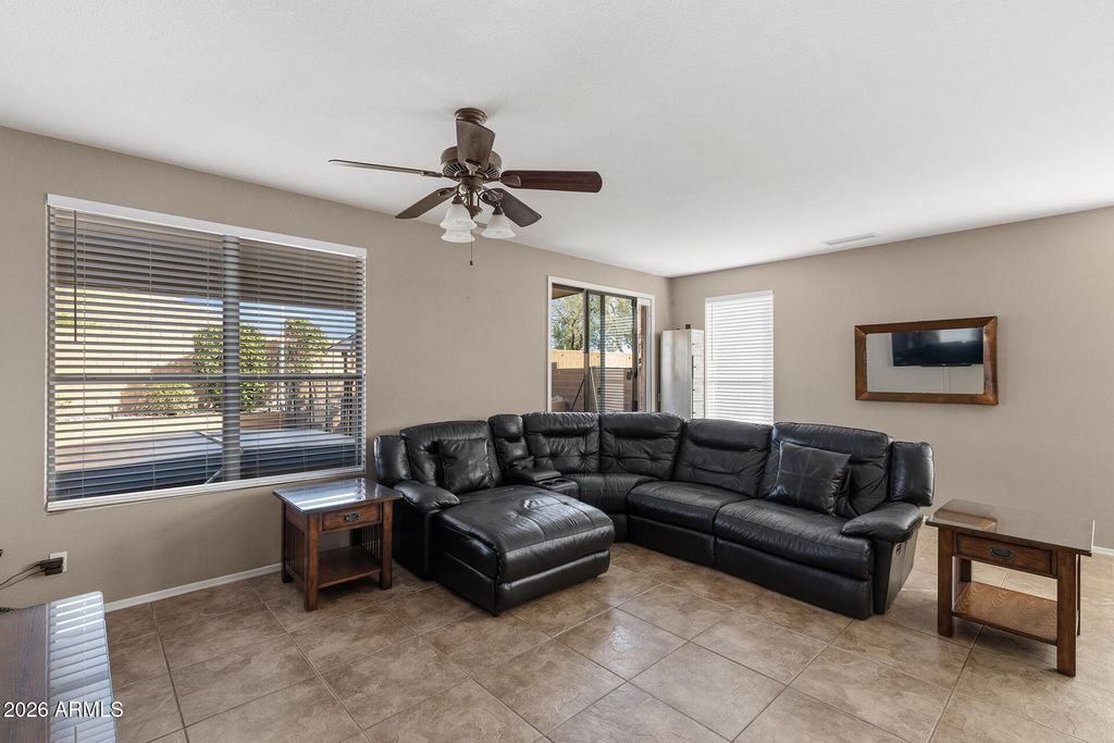 Image 8 of property listing at 25815 N 67TH Drive, Peoria, AZ 85383