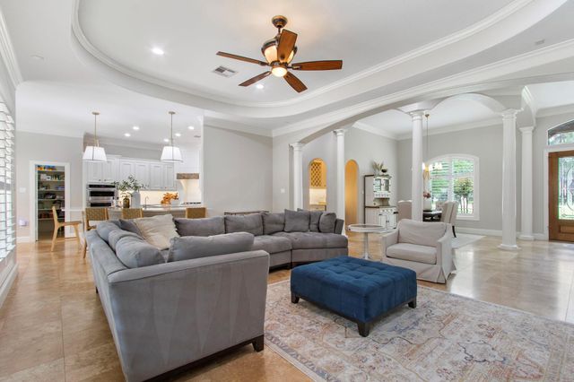 11633 Kingford Drive, Montgomery, TX 77316