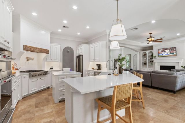 11633 Kingford Drive, Montgomery, TX 77316