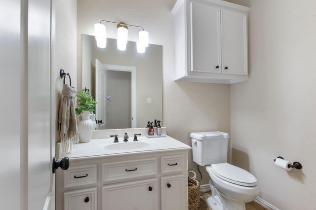 11633 Kingford Drive, Montgomery, TX 77316