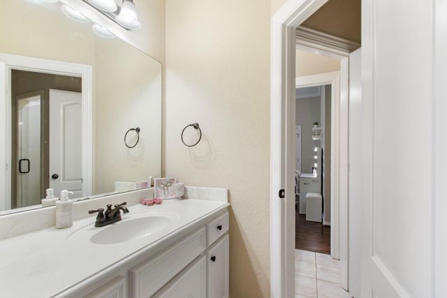 11633 Kingford Drive, Montgomery, TX 77316