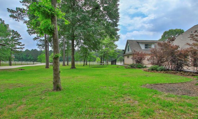 11633 Kingford Drive, Montgomery, TX 77316
