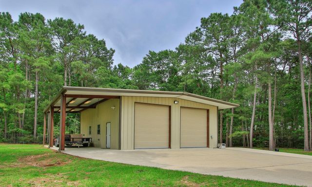 11633 Kingford Drive, Montgomery, TX 77316