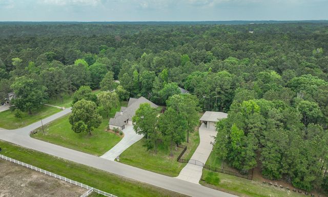 11633 Kingford Drive, Montgomery, TX 77316