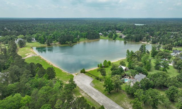 11633 Kingford Drive, Montgomery, TX 77316