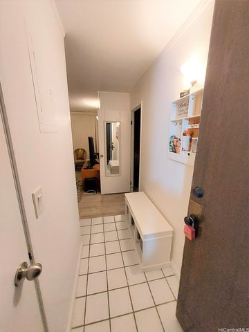 1687 Pensacola Street 405, Honolulu, HI 96822