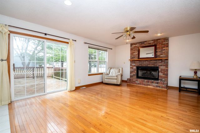 1 PLYMOUTH Court, Washington, IL 61571