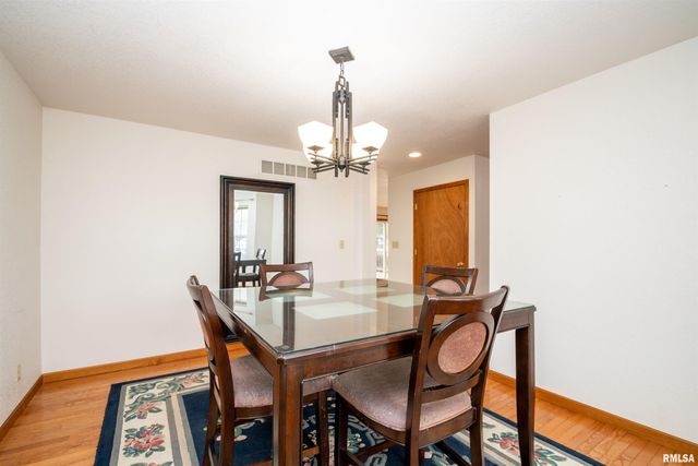 1 PLYMOUTH Court, Washington, IL 61571