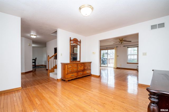 1 PLYMOUTH Court, Washington, IL 61571