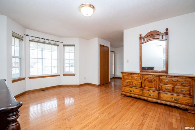 1 PLYMOUTH Court, Washington, IL 61571