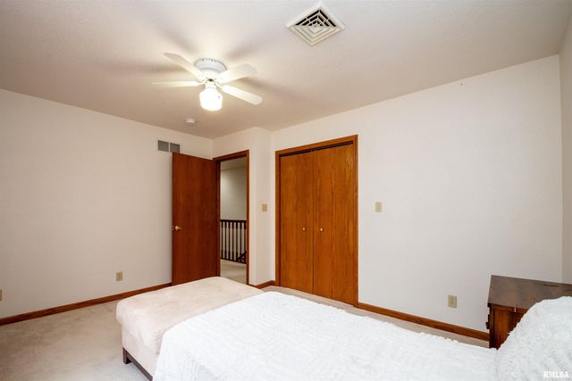 1 PLYMOUTH Court, Washington, IL 61571