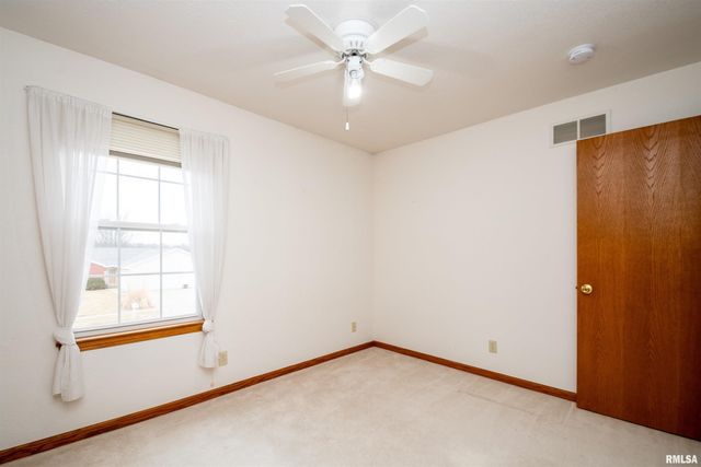 1 PLYMOUTH Court, Washington, IL 61571