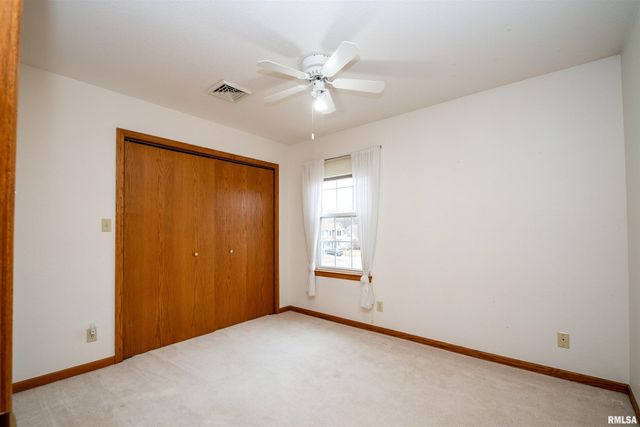 1 PLYMOUTH Court, Washington, IL 61571