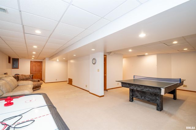 1 PLYMOUTH Court, Washington, IL 61571