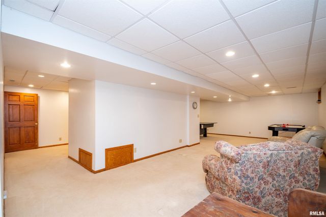 1 PLYMOUTH Court, Washington, IL 61571