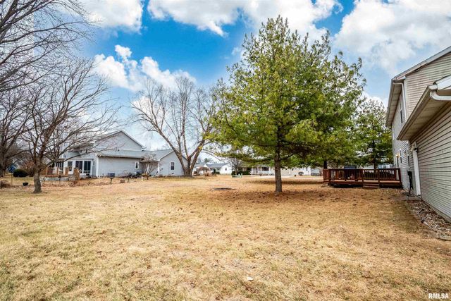 1 PLYMOUTH Court, Washington, IL 61571