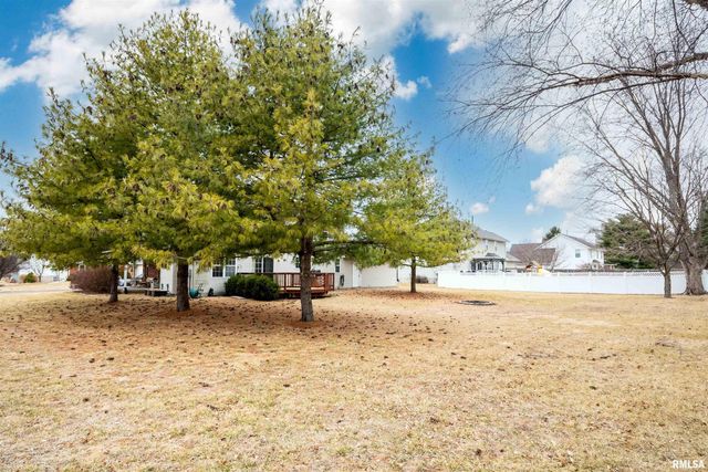 1 PLYMOUTH Court, Washington, IL 61571