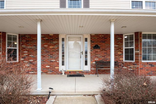 1 PLYMOUTH Court, Washington, IL 61571