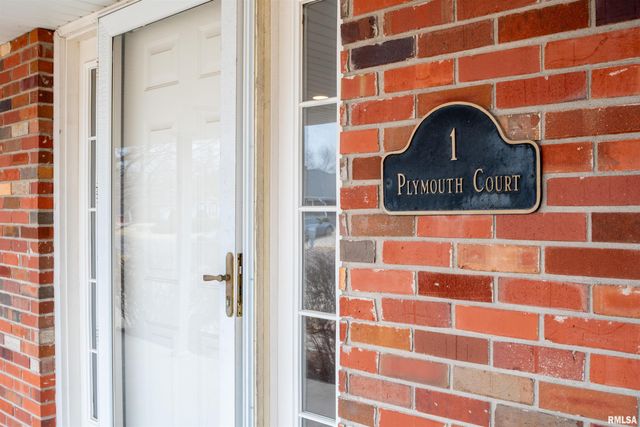 1 PLYMOUTH Court, Washington, IL 61571