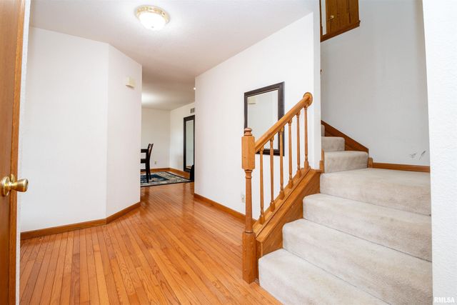 1 PLYMOUTH Court, Washington, IL 61571