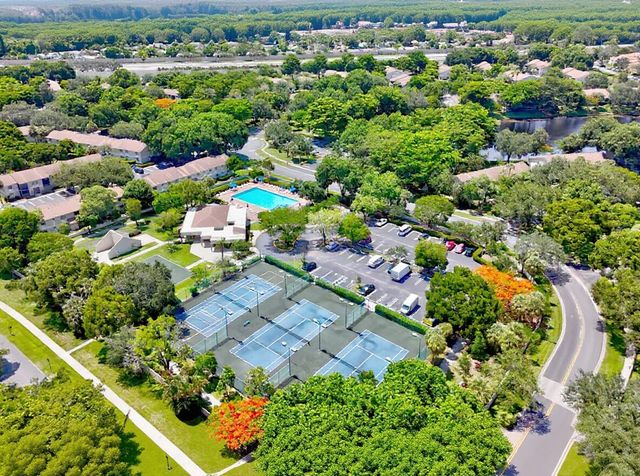 507 Gardens Drive 203, Pompano Beach, FL 33069