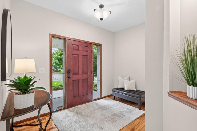 3401 Mulberry Alcove, Woodbury, MN 55129