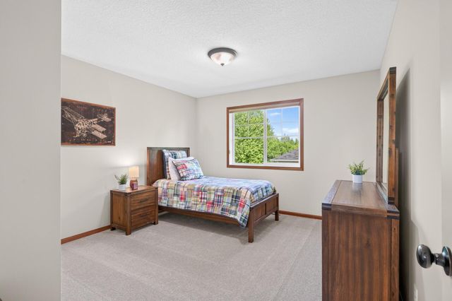 3401 Mulberry Alcove, Woodbury, MN 55129