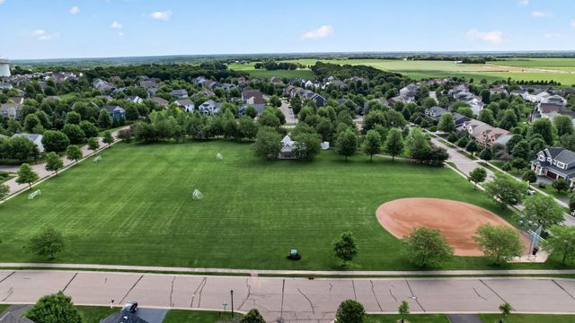 3401 Mulberry Alcove, Woodbury, MN 55129