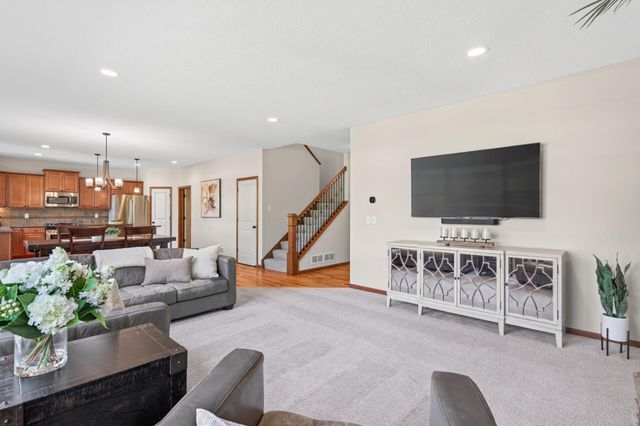 3401 Mulberry Alcove, Woodbury, MN 55129