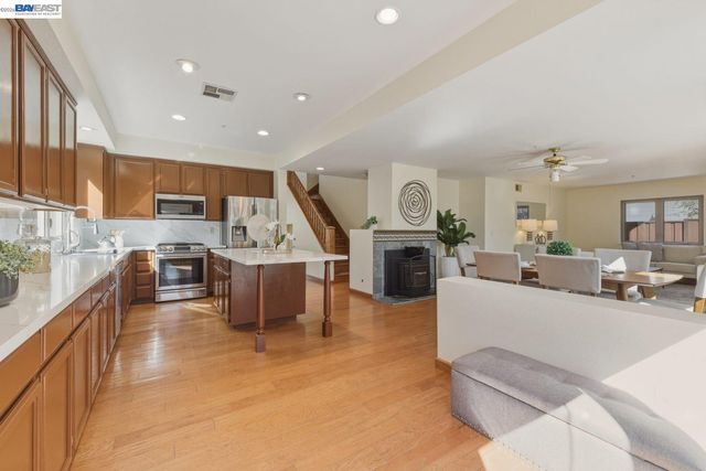 1433 Jayhawk Ln, Livermore, CA 94551