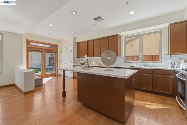 1433 Jayhawk Ln, Livermore, CA 94551