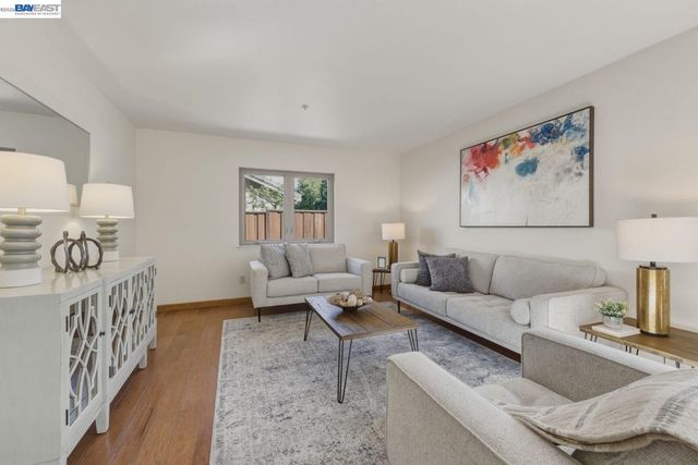 1433 Jayhawk Ln, Livermore, CA 94551