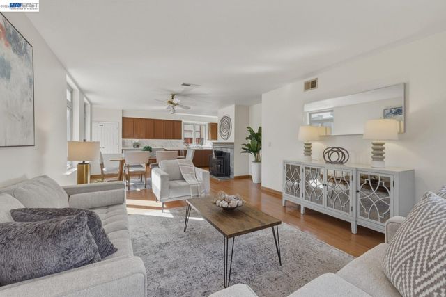 1433 Jayhawk Ln, Livermore, CA 94551